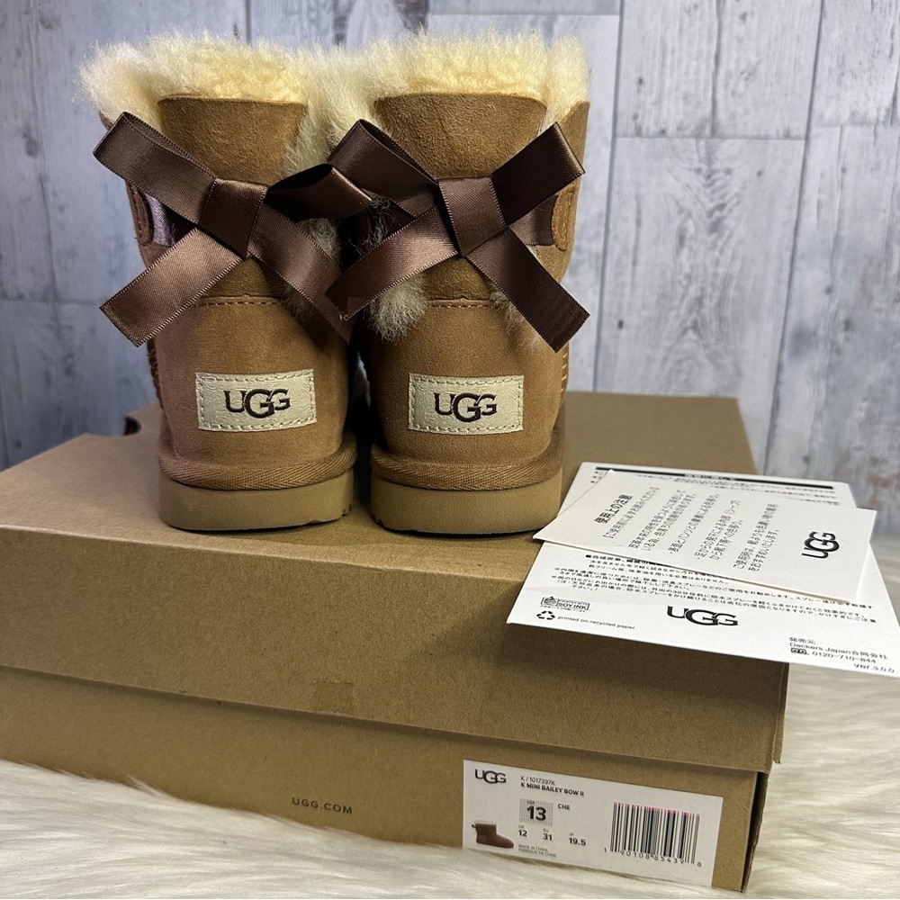UGG kids mini bailey bow winter boots
